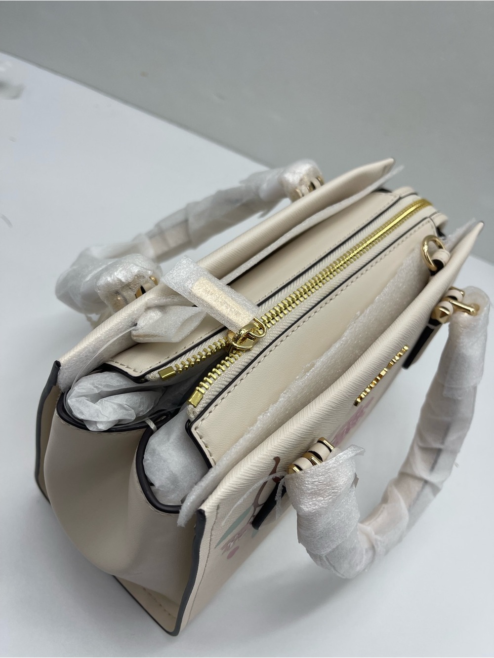 MICHAEL KORS Marilyn Sma Embellished Satchel Crossbody Messenger
Lt Cream
NWT - Picture 5 of 16